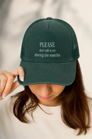 Gorra con frase «matcha»